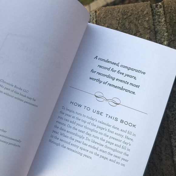 One line a day 5 year memory book - Picture 10 of 12